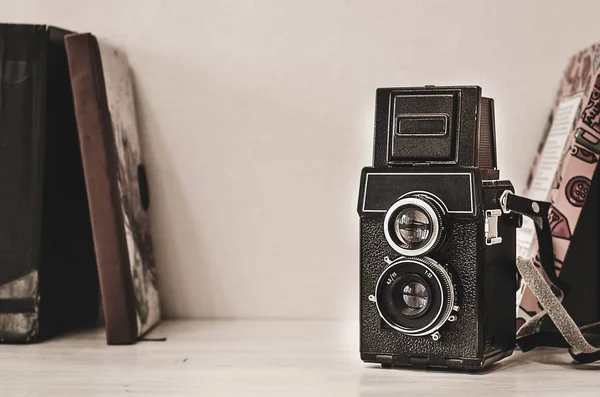 Vintage Photo Camera Wooden Background Instagram Retro Filter Effect — Stock Photo, Image