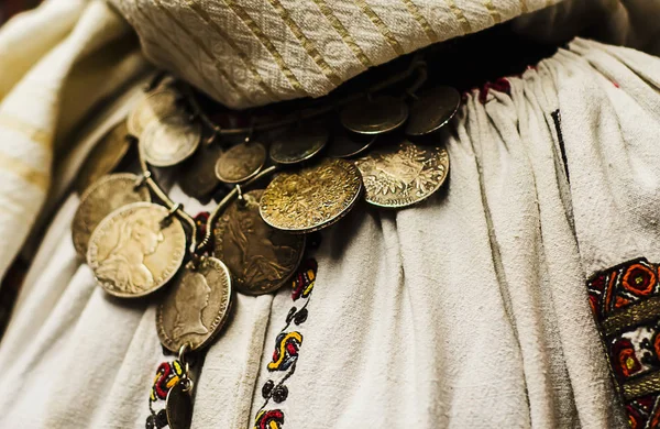 Традиционный Украинский Костюм Ретро Этническая Одежда Вышитым Орнаментом Узором Ниток Лицензионные Стоковые Изображения