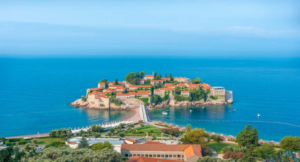 St. Stefan resort isla de lujo en Montenegro —  Fotos de Stock