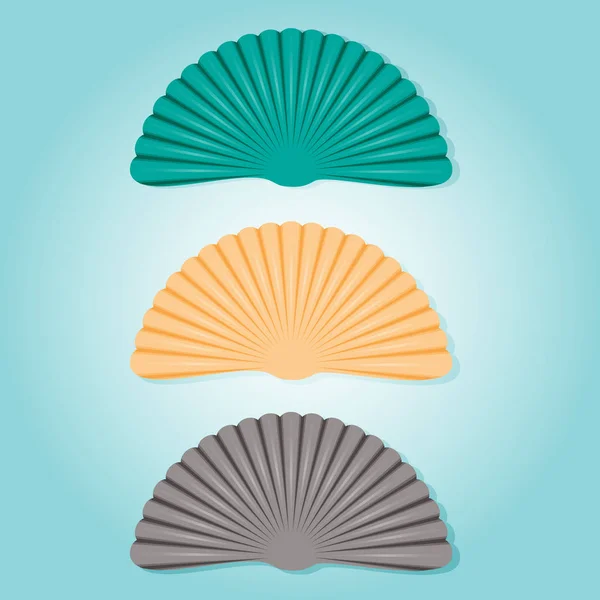 Üç deniz kabuklarını kümesi