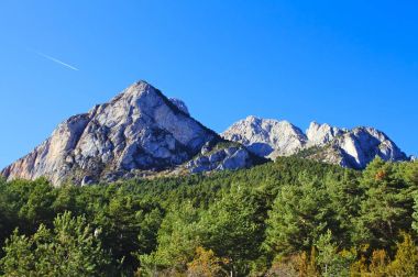 Pedraforca dağın Cadi Moixero dağ silsilesi içinde. 