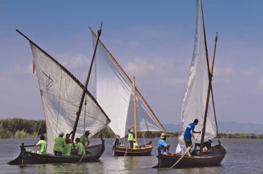 Valencia. Yelkenli tekne üzerinde binmek