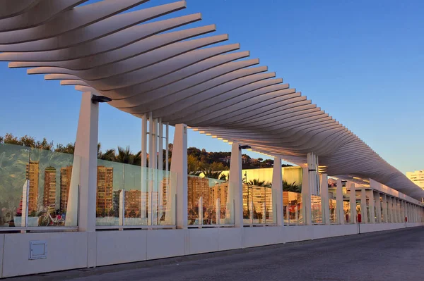 Plats för promenader i port Malaga — Stockfoto