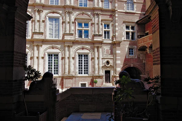The Assézat mansion in the city of Toulouse — Stock Photo, Image