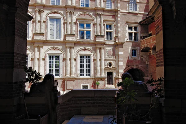 Toulouse şehrindeki Assézat malikanesi.