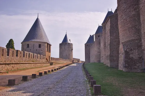 Wandel tussen de muren van de vestingstad Carcassonne — Stockfoto