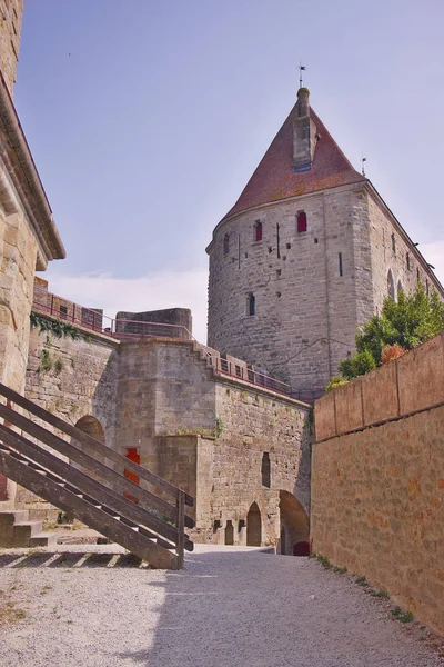Binnen in de ommuurde stad Carcassonne — Stockfoto