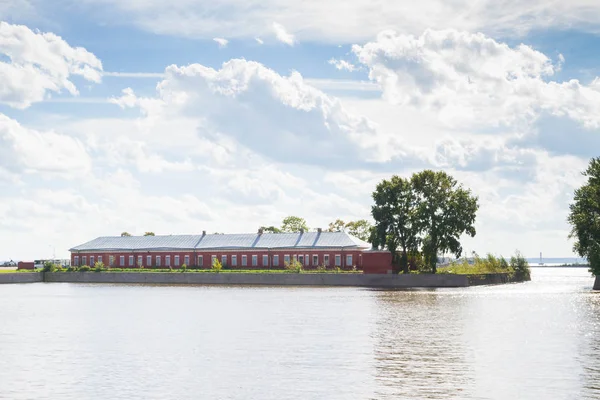 Laghetto italiano a Kronstadt in estate — Foto Stock