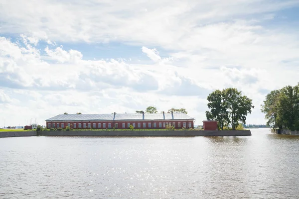 Laghetto italiano a Kronstadt in estate — Foto Stock