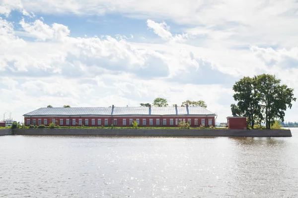 Laghetto italiano a Kronstadt in estate — Foto Stock