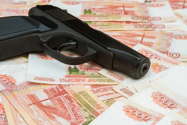 Siyah silah yalanlar üzerine Rus büyük para