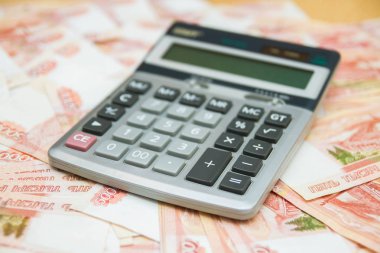 Hesap makinesi yalanlar üzerine büyük Rus parası