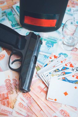Silah ve iskambil Rus büyük para