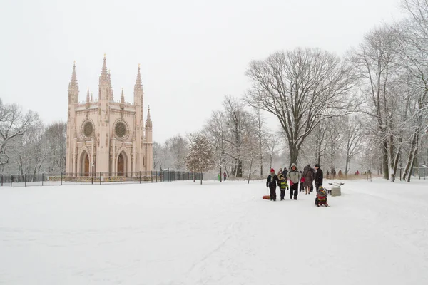 St. Alexander Nevsky Church in the Park of Peterhof in the winte — Stock Photo, Image