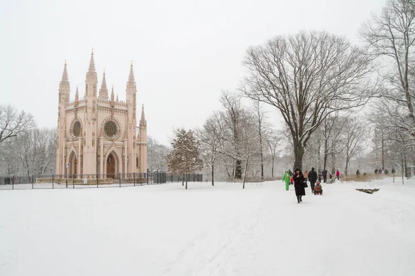 St. Alexander Nevsky Church in the Park of Peterhof in the winte — Stock Photo, Image