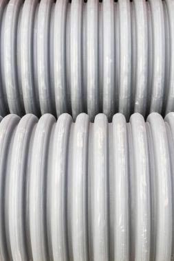 İnşaat turuncu ve siyah plastik borular