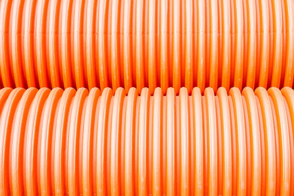 İnşaat turuncu ve siyah plastik borular