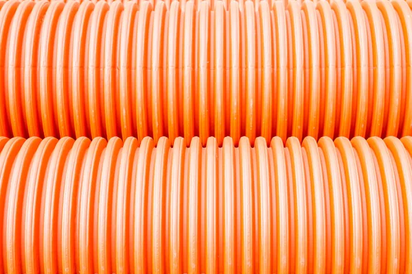 İnşaat turuncu ve siyah plastik borular