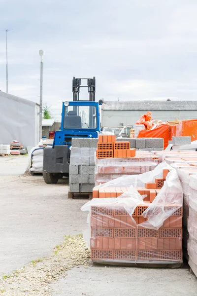 İnşaat malzemeleri ile açık temel İnşaat