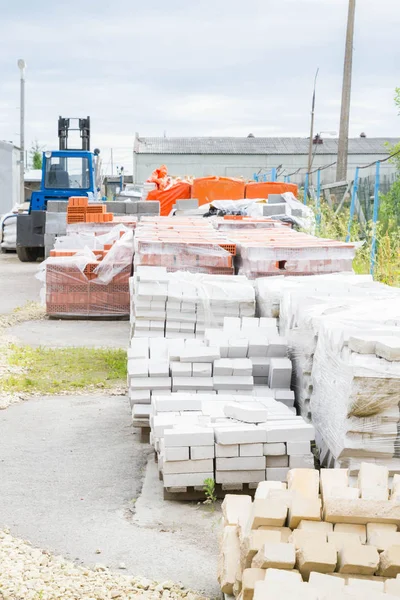 İnşaat malzemeleri ile açık temel İnşaat