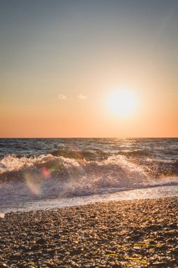 Yaz denizde güzel gün batımı