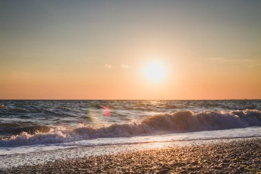 Yaz denizde güzel gün batımı