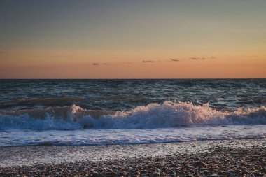 Yaz denizde güzel gün batımı