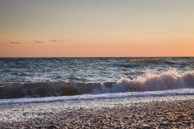Yaz denizde güzel gün batımı
