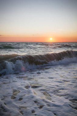 Yaz denizde güzel gün batımı