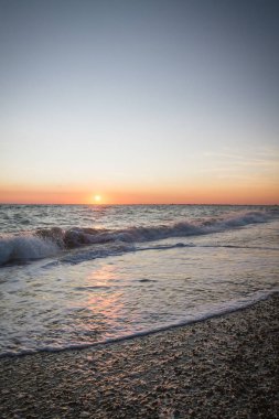 Yaz denizde güzel gün batımı