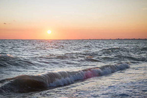 Yaz denizde güzel gün batımı
