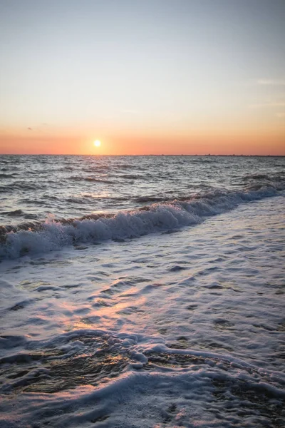 Yaz denizde güzel gün batımı