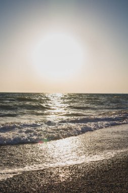 Yaz denizde güzel gün batımı