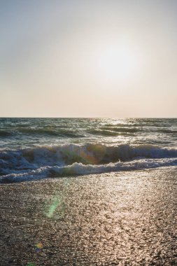 Yaz denizde güzel gün batımı
