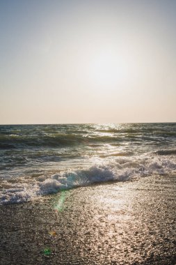 Yaz denizde güzel gün batımı