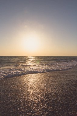 Yaz denizde güzel gün batımı