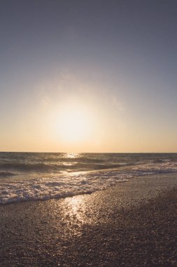 Yaz denizde güzel gün batımı