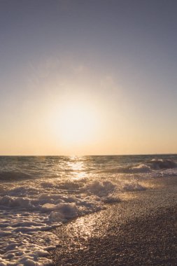 Yaz denizde güzel gün batımı