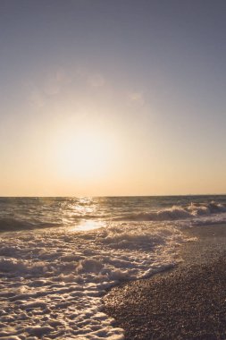 Yaz denizde güzel gün batımı