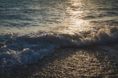 Yaz aylarında akşam deniz günbatımı