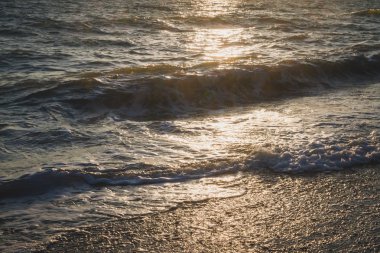 Yaz aylarında akşam deniz günbatımı