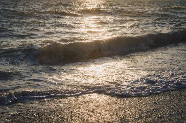 Yaz aylarında akşam deniz günbatımı