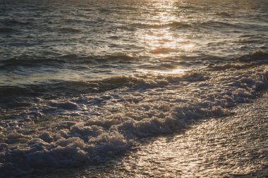 Yaz aylarında akşam deniz günbatımı