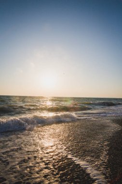 Yaz denizde güzel gün batımı