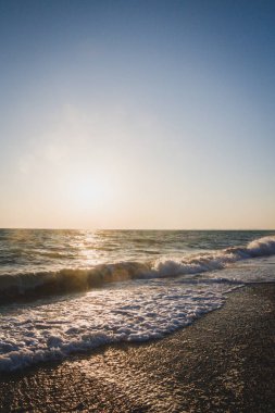 Yaz denizde güzel gün batımı