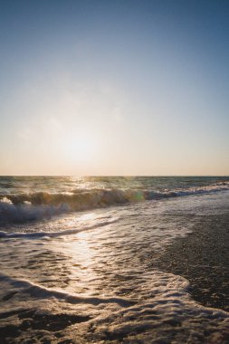 Yaz denizde güzel gün batımı