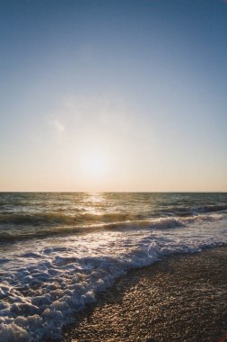 Yaz denizde güzel gün batımı