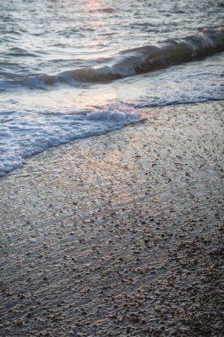 Akşam plaj yaz aylarında gün batımında