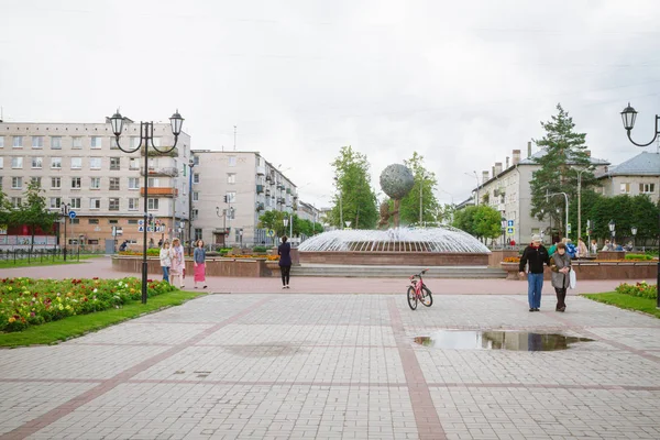 Центральная площадь города Ломоносова в Санкт-Петербурге в — стоковое фото