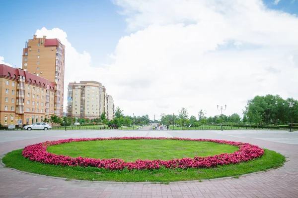 La zona central de la ciudad de Lomonosov en San Petersburgo en t — Foto de Stock